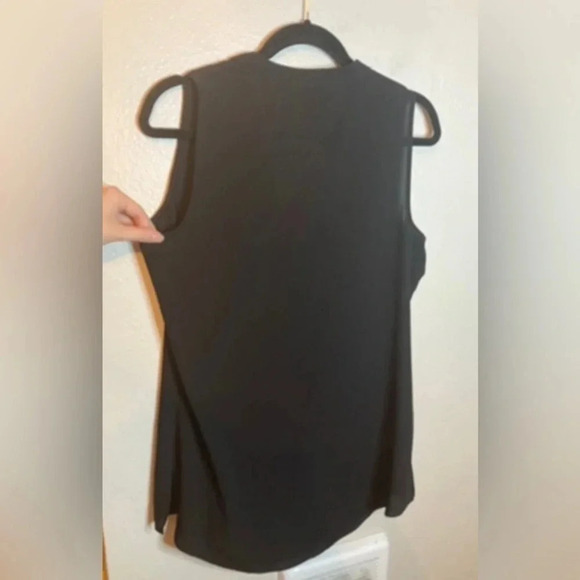 Worthington Long Sleeveless Black Blouse Size Medium - Picture 2 of 3